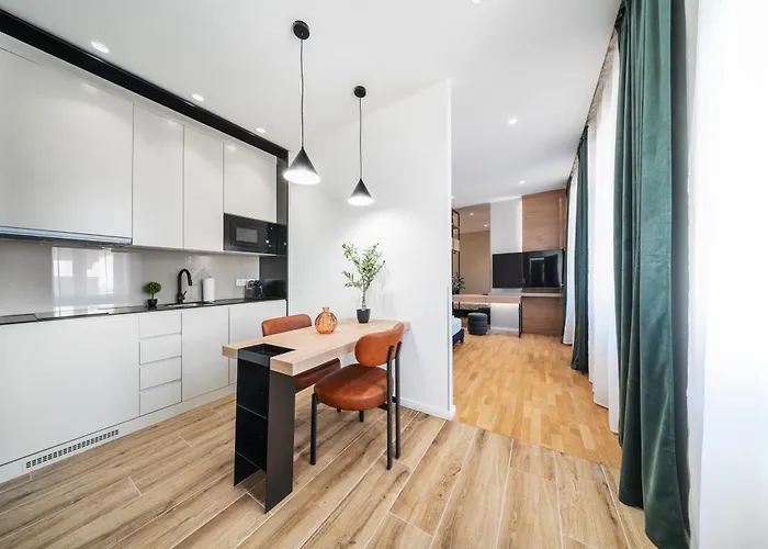 Zeus Design West Апартаменты