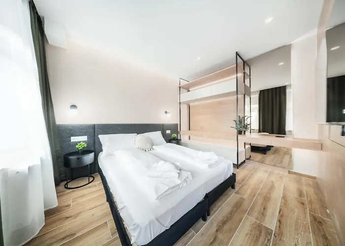 Zeus Design West Апартаменты