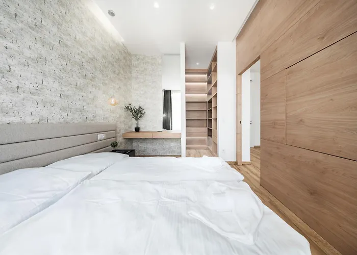 Zeus Design West Apartment